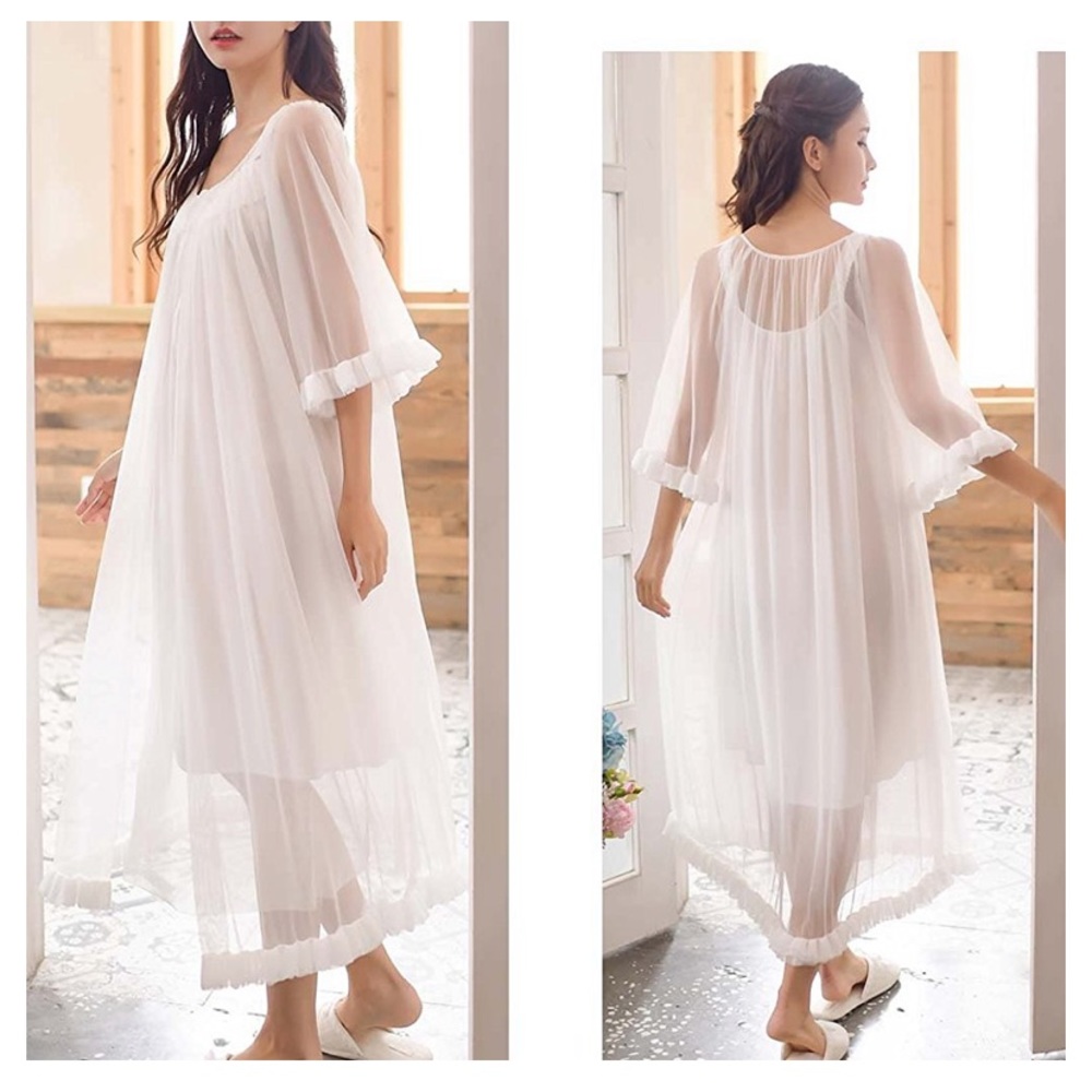 NWOT Victorian White Lingerie robe & slip set